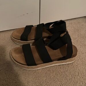 black stretchy strappy platform sandals time and tru size 8